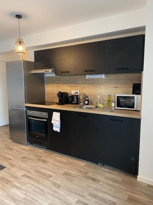 T3 Moderne - Proche Tram - Parking Prive Apartment อองเชร์ ภายนอก รูปภาพ